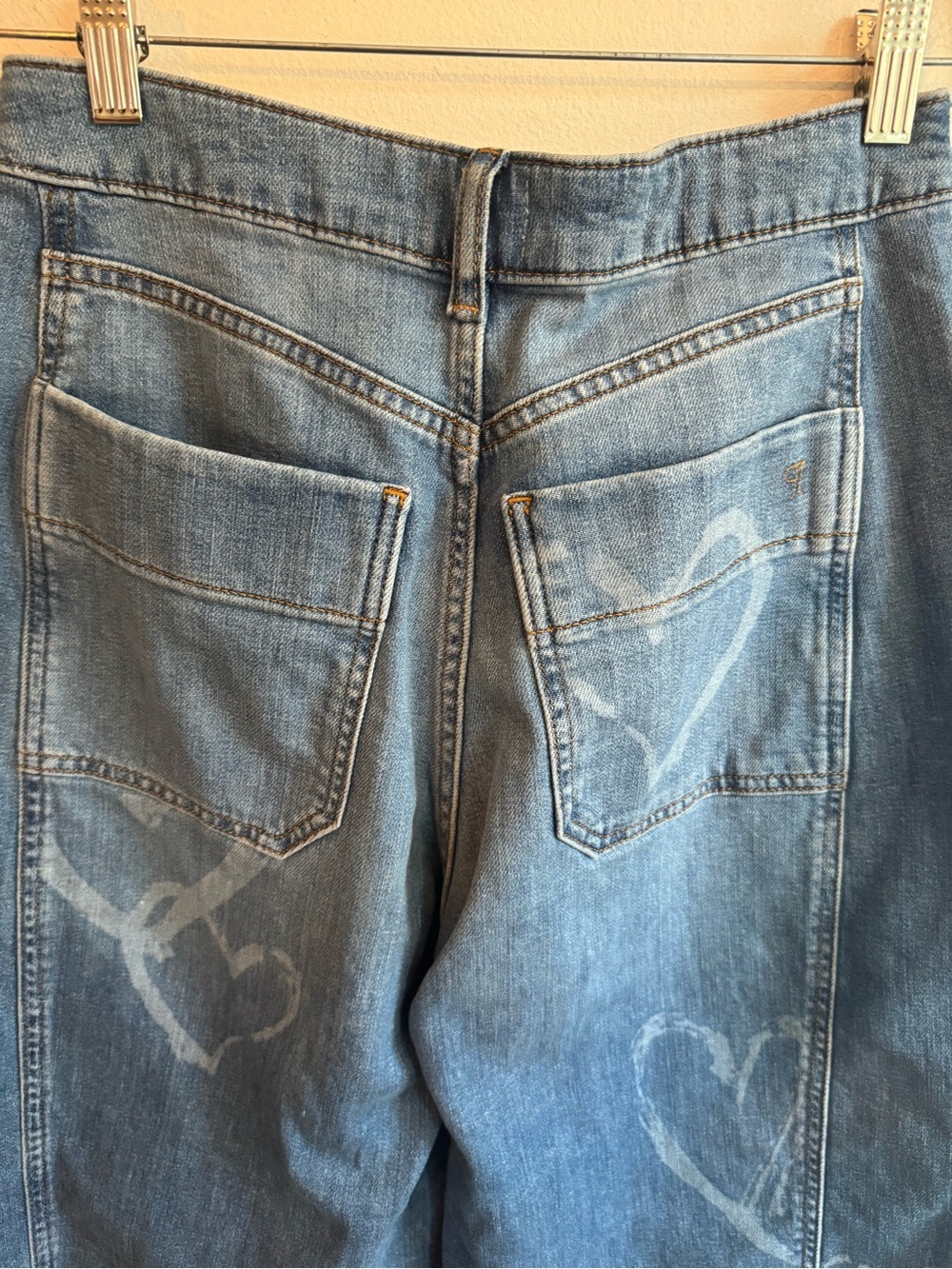 Pilcro Anthropologie Heart Print Barrel Leg Jeans Size 25 - Picture 6 of 10